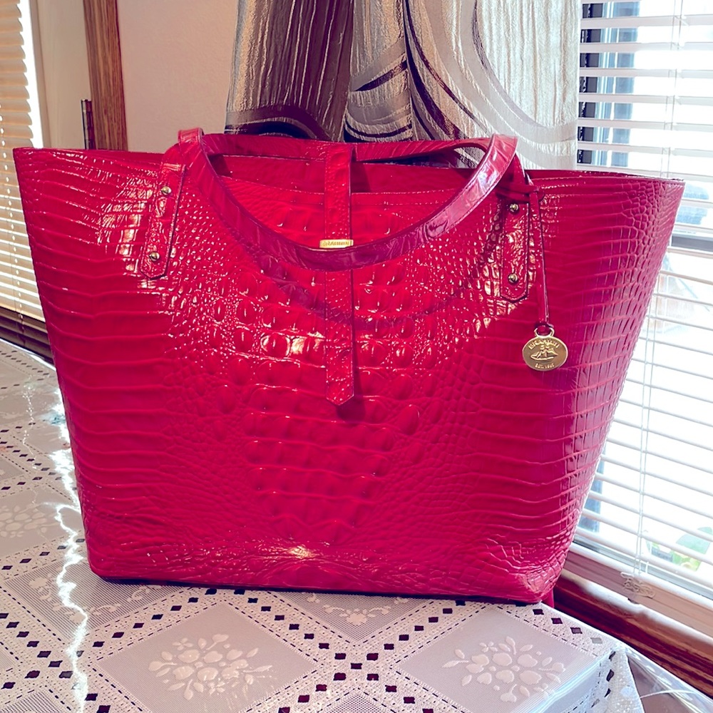 Brahmin All Day ToteRibbon Melbourne genuine leather in Sweetheart color.